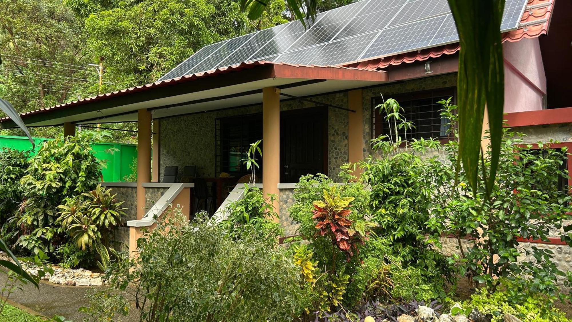 Haus Am Strand Auf Sibuyan Island Nahe Cresta De Gallo - Marevic'S Guesthouse 1 Ohne Klimaanlage Azagra 外观 照片